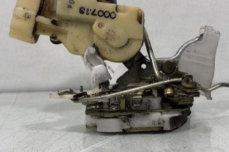 Serrure avant gauche TOYOTA YARIS 1 Photo n°1