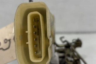 Serrure avant gauche TOYOTA YARIS 1