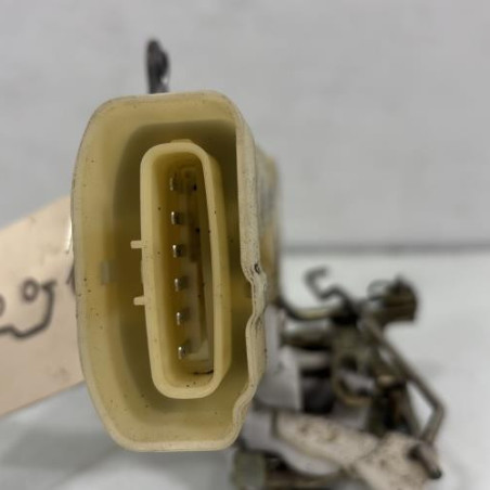 Serrure avant gauche TOYOTA YARIS 1