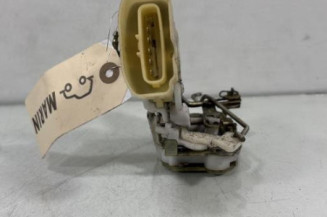 Serrure avant gauche TOYOTA YARIS 1