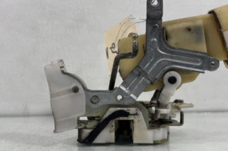 Serrure avant gauche TOYOTA YARIS 1