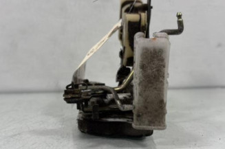 Serrure avant gauche TOYOTA YARIS 1