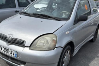 Serrure avant gauche TOYOTA YARIS 1