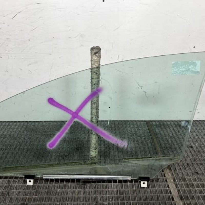 Vitre avant droit TOYOTA AVENSIS 3 Photo n°4