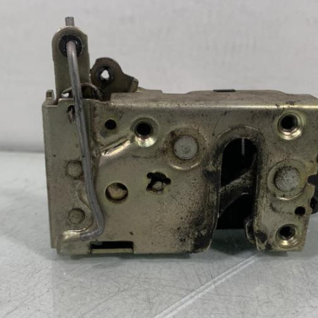 Serrure avant droit PEUGEOT 205