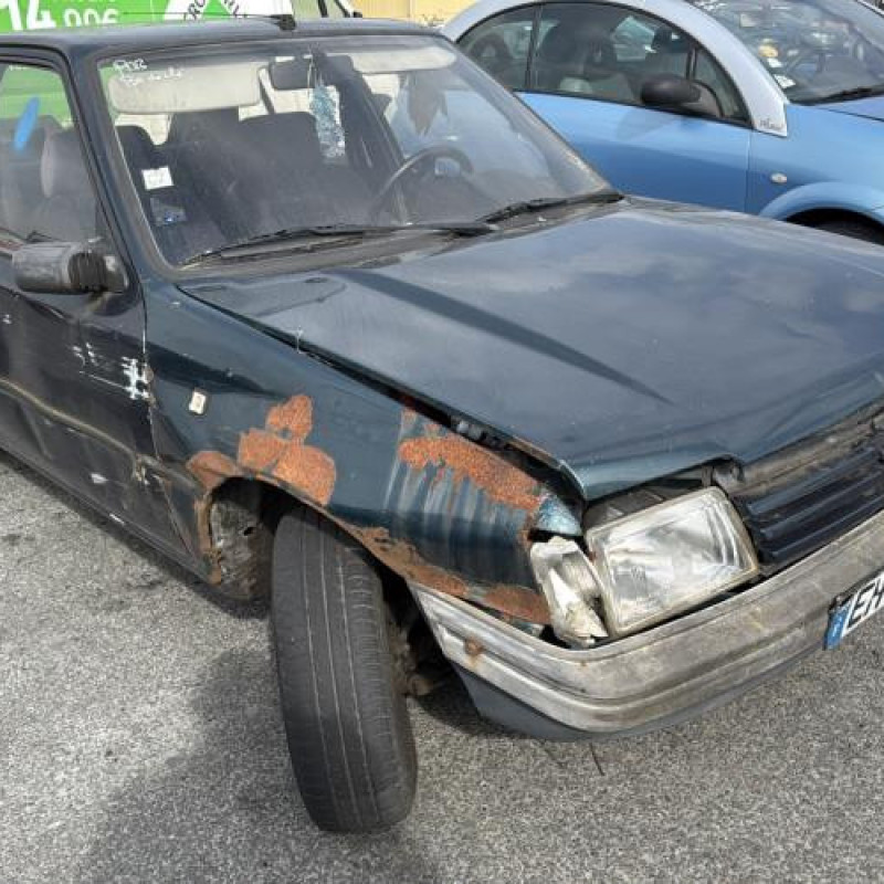 Serrure avant droit PEUGEOT 205 Photo n°6