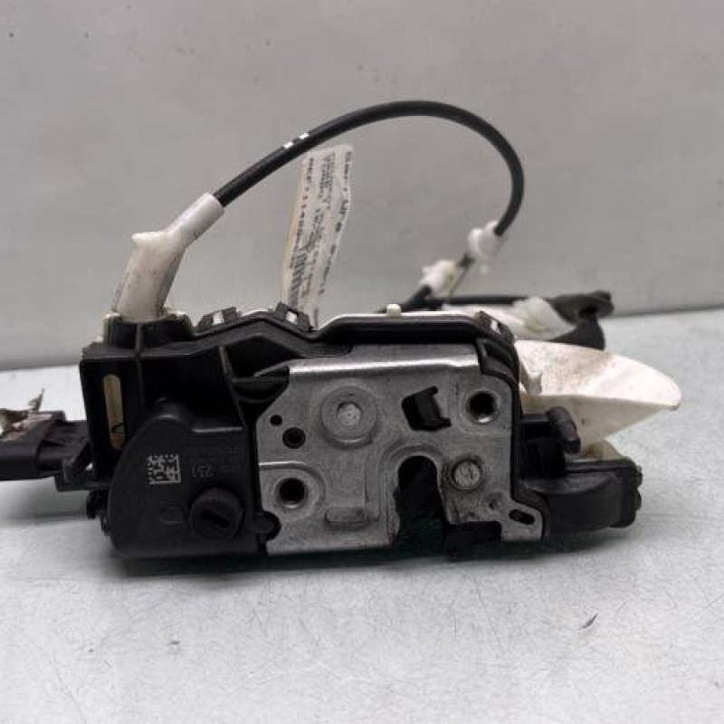 Serrure avant gauche PEUGEOT 3008 1 Photo n°1