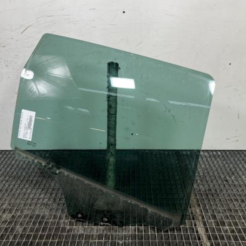 Vitre arriere droit DACIA DUSTER 1 Photo n°1