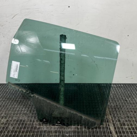 Vitre arriere droit DACIA DUSTER 1 Photo n°1