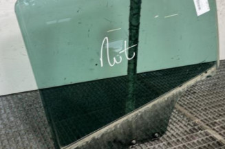 Vitre arriere gauche DACIA DUSTER 1