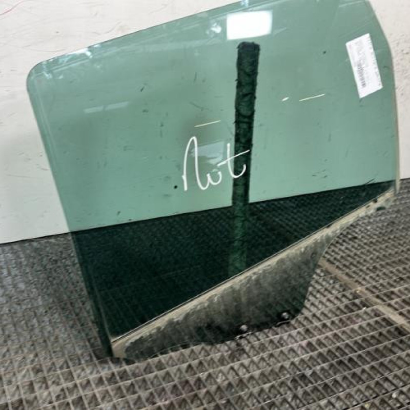 Vitre arriere gauche DACIA DUSTER 1 Photo n°2