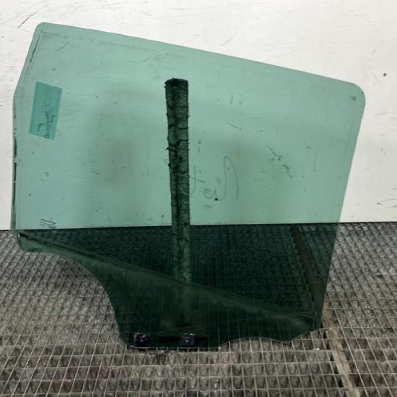 Vitre arriere gauche DACIA DUSTER 1 Photo n°4