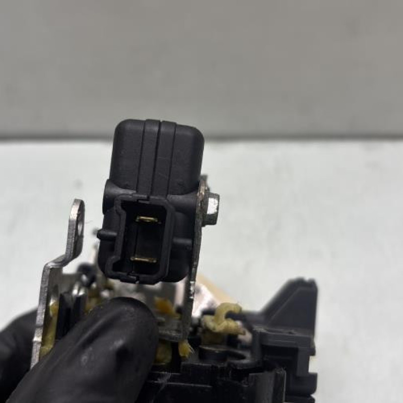 Serrure avant gauche DACIA DUSTER 1 Photo n°4