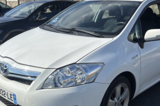 TOYOTA AURIS 1 PHASE 2 1.8i - 16V HYBRID Photo n°1