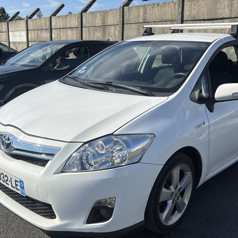 TOYOTA AURIS 1 PHASE 2 1.8i - 16V HYBRID Photo n°1