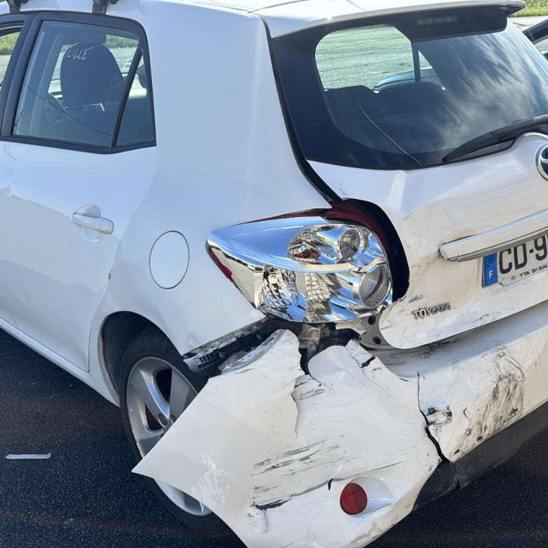 TOYOTA AURIS 1 PHASE 2 1.8i - 16V HYBRID Photo n°4