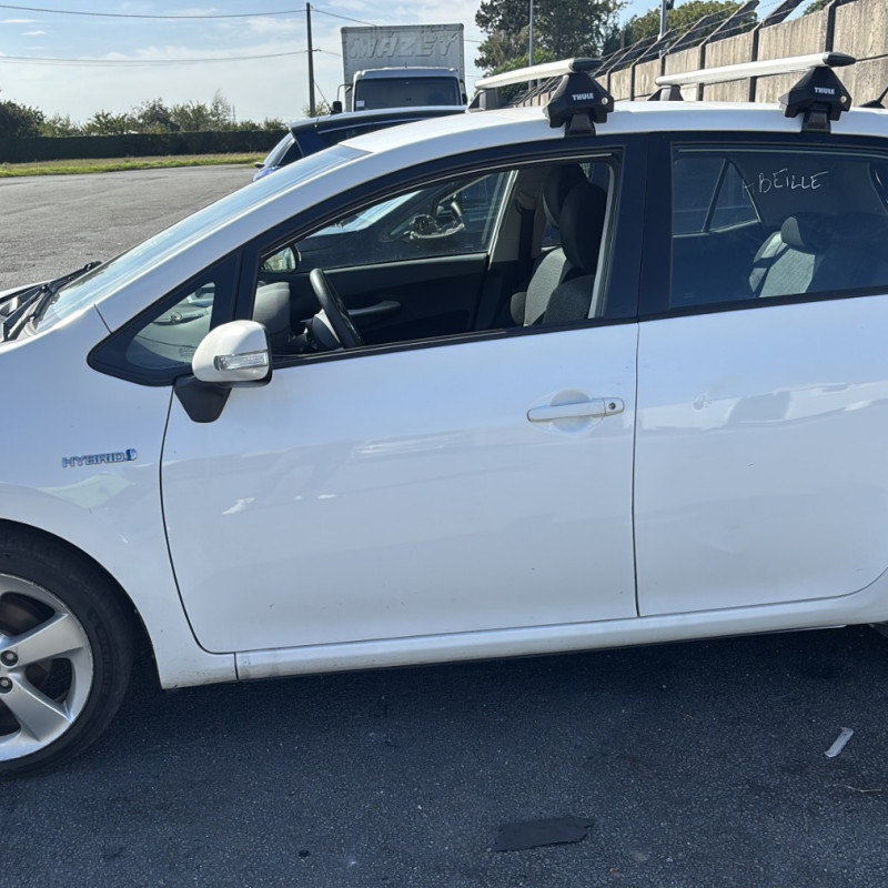 TOYOTA AURIS 1 PHASE 2 1.8i - 16V HYBRID Photo n°6