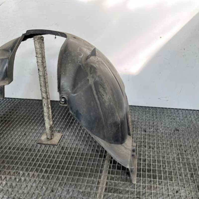 Pare boue avant droit DACIA SANDERO 1 Photo n°4