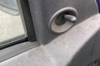 Pare boue avant droit DACIA SANDERO 1