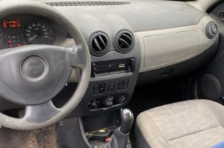 Pare boue avant droit DACIA SANDERO 1