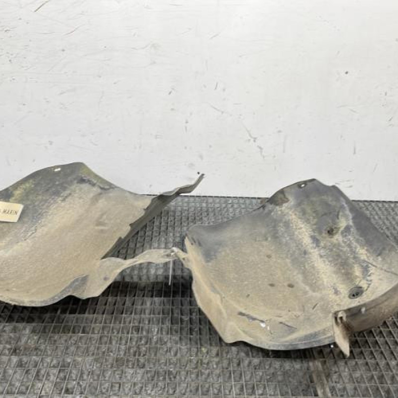 Pare boue avant droit RENAULT SCENIC 2 Photo n°1