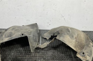 Pare boue avant droit RENAULT SCENIC 2