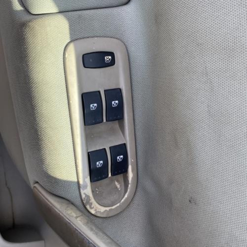 Pare boue avant droit RENAULT SCENIC 2 Photo n°11