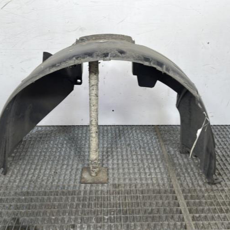 Pare boue avant droit DACIA SANDERO 1 Photo n°1