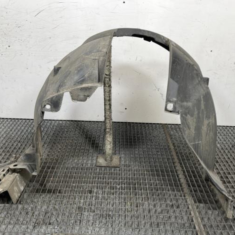 Pare boue avant droit DACIA SANDERO 2 Photo n°1