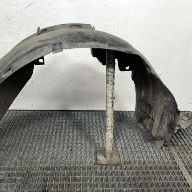 Pare boue avant droit DACIA SANDERO 2 Photo n°4