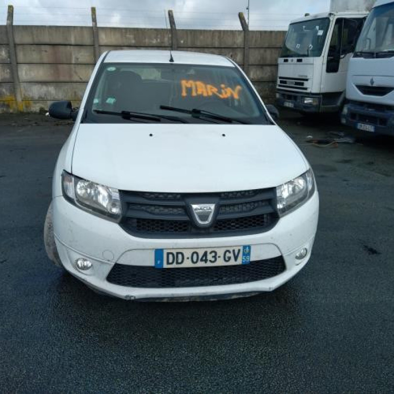 Pare boue avant droit DACIA SANDERO 2 Photo n°5