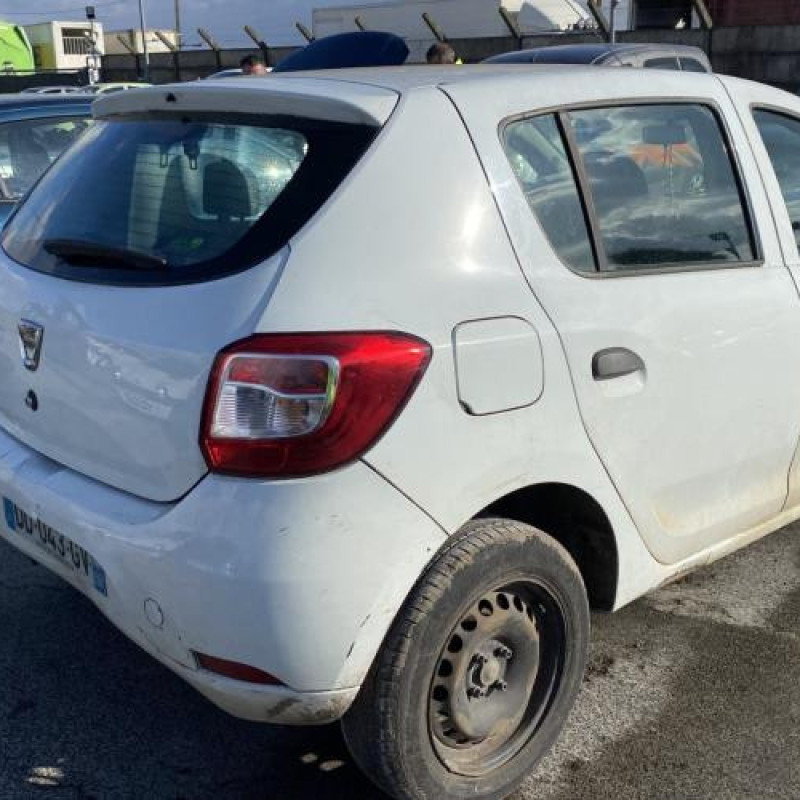 Pare boue avant droit DACIA SANDERO 2 Photo n°17