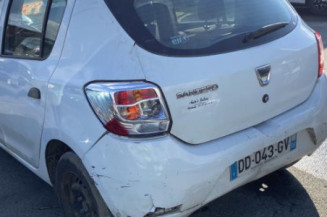 Pare boue avant droit DACIA SANDERO 2