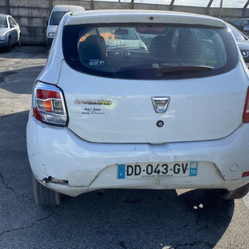 Pare boue avant droit DACIA SANDERO 2 Photo n°19