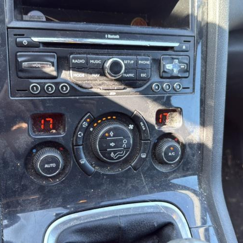 Pare boue arriere gauche PEUGEOT 5008 1 Photo n°16