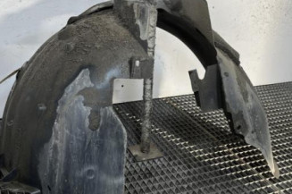 Pare boue avant droit PEUGEOT 5008 1