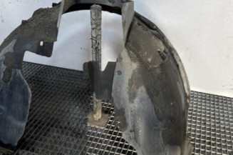 Pare boue avant droit PEUGEOT 5008 1