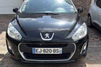 Pare boue arriere droit PEUGEOT 308 1
