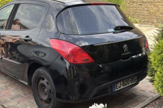 Pare boue arriere droit PEUGEOT 308 1