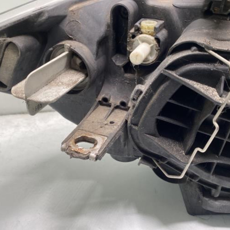 Optique avant principal gauche (feux)(phare) BMW SERIE 1 E87 Photo n°3