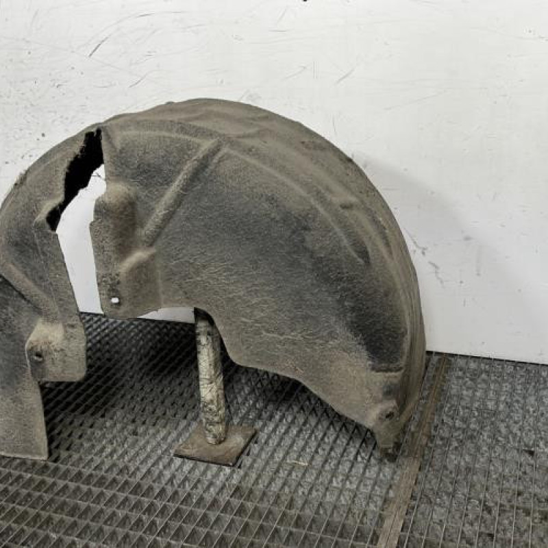 Pare boue arriere gauche VOLKSWAGEN POLO 6 Photo n°4