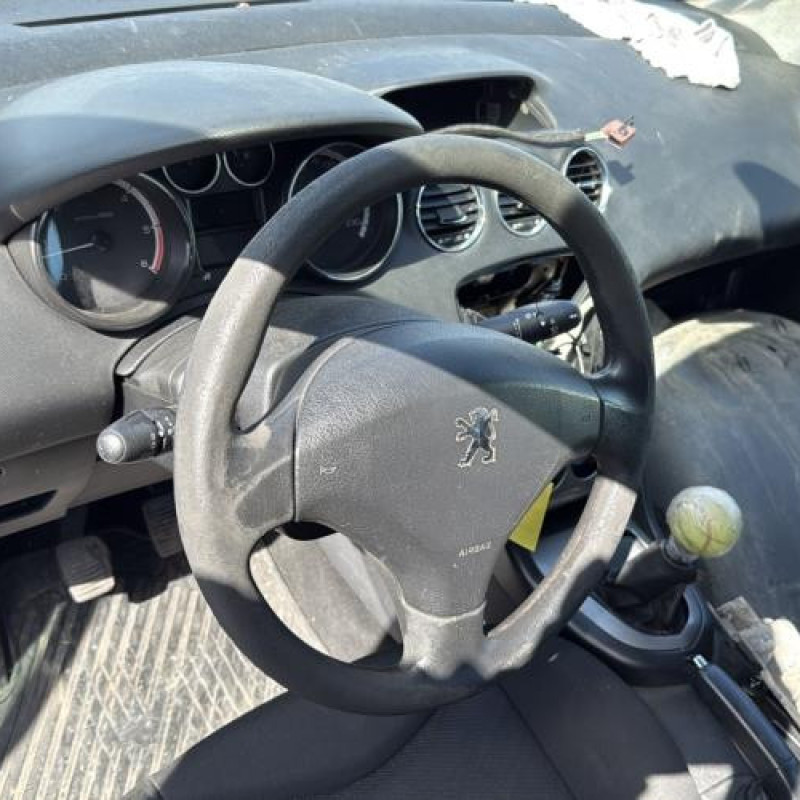 Pare boue avant droit PEUGEOT 308 1 Photo n°17