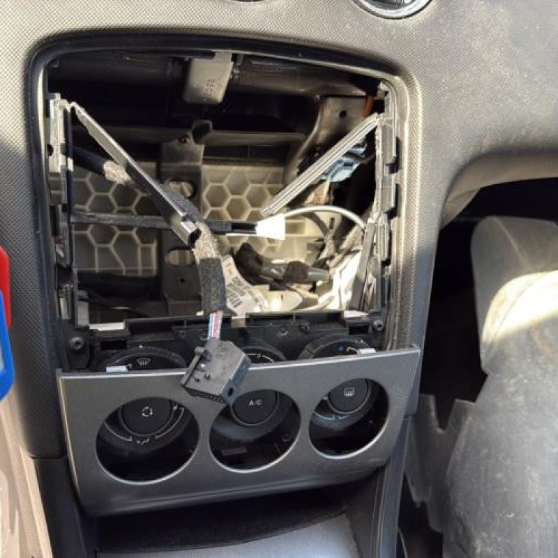 Pare boue avant droit PEUGEOT 308 1 Photo n°20