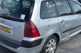Pare boue avant droit PEUGEOT 307