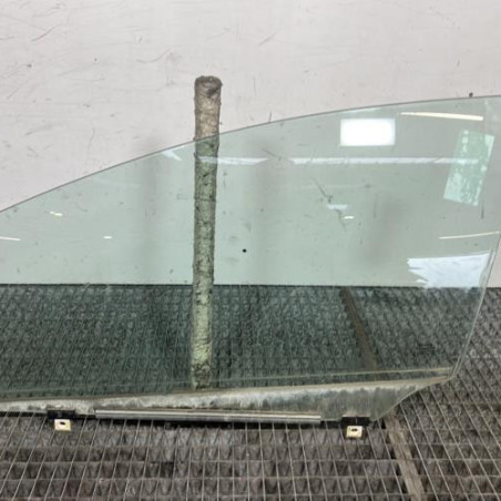 Vitre avant gauche TOYOTA AVENSIS 3 Photo n°1