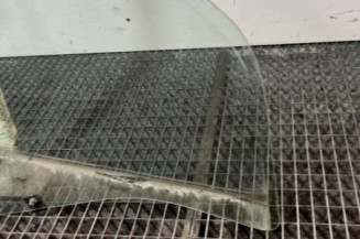 Vitre avant droit DACIA DUSTER 1