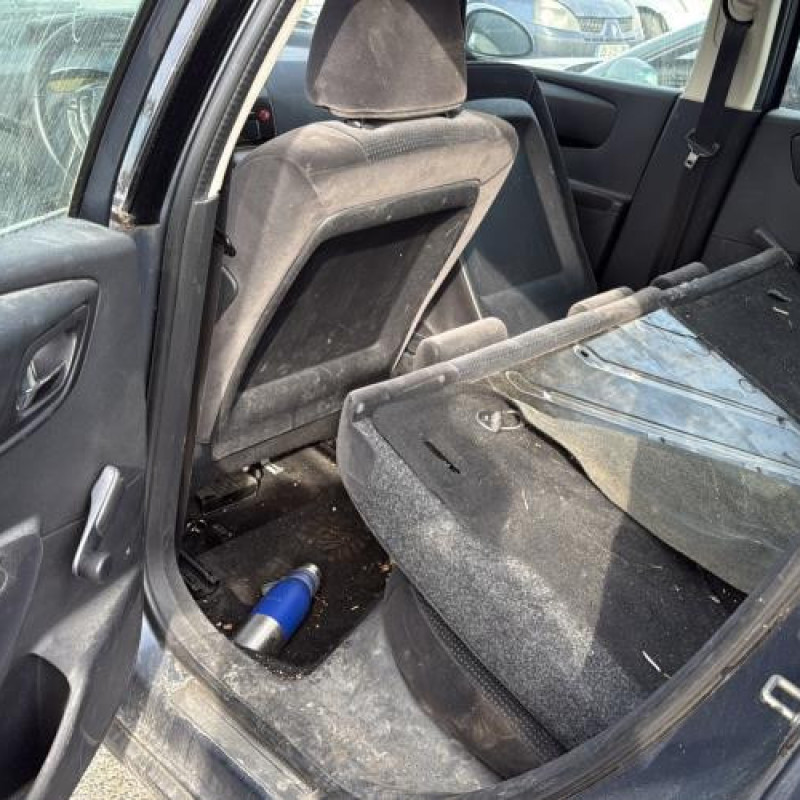 Pare boue avant droit CITROEN C4 1 Photo n°19