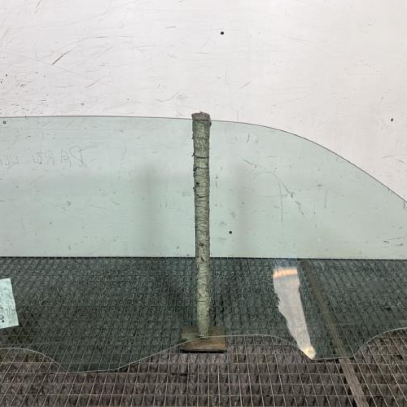 Vitre avant gauche VOLKSWAGEN LUPO Photo n°4