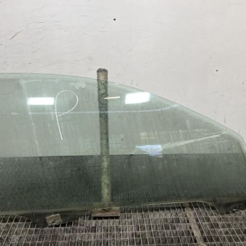 Vitre avant droit PEUGEOT 206+ Photo n°1