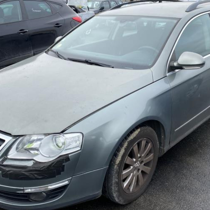 Pare boue avant gauche VOLKSWAGEN PASSAT 5 Photo n°10